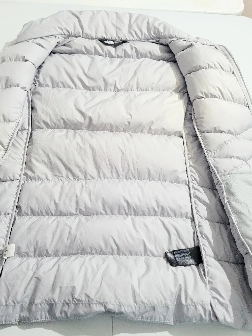 The North Face 550 Fill Goose Down Puffer Vest Women's Large Light Gray Full Zip